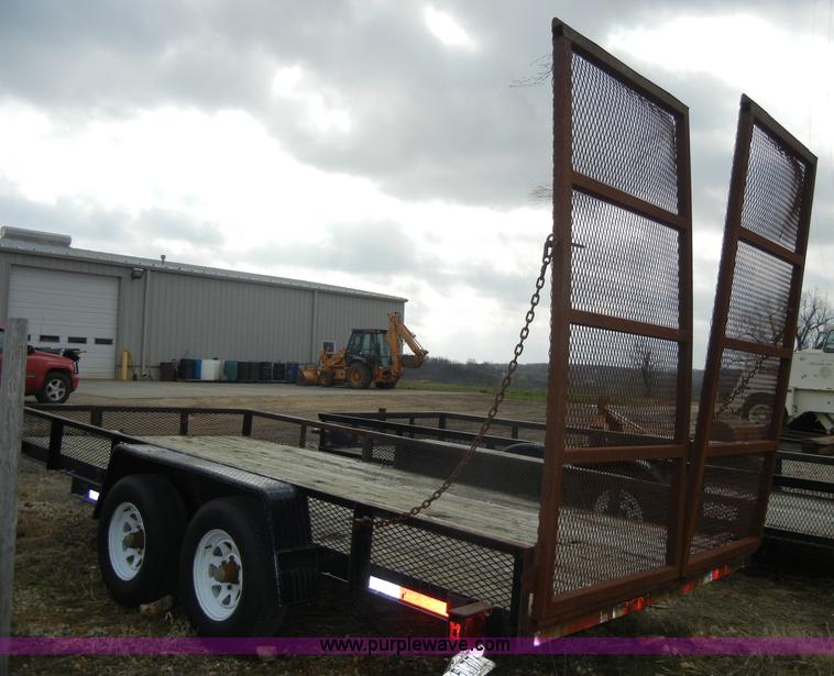 image for item C4238 2000 Neal 16' trailer