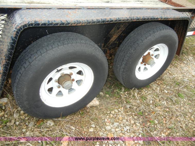 image for item C4238 2000 Neal 16' trailer