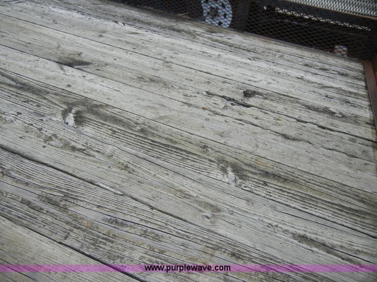 image for item C4238 2000 Neal 16' trailer