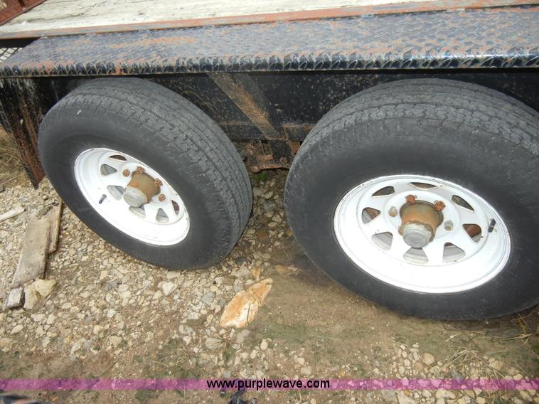 image for item C4238 2000 Neal 16' trailer