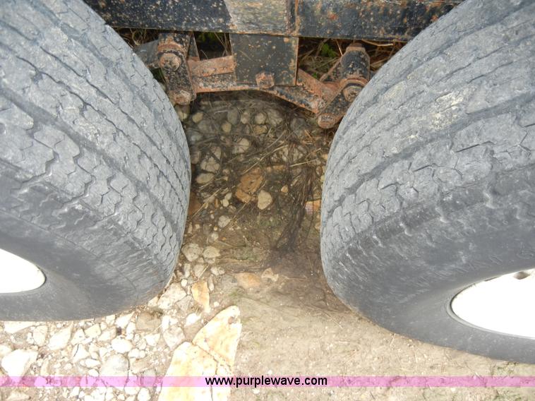 image for item C4238 2000 Neal 16' trailer