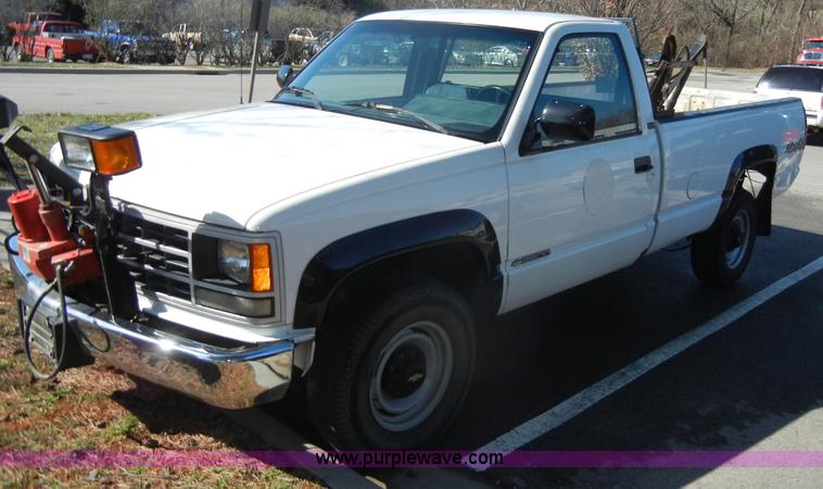 image for item C4330 1991 Chevrolet Cheyenne K2500 pickup truck