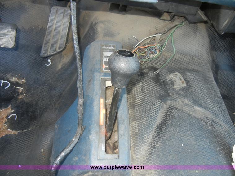 image for item C4330 1991 Chevrolet Cheyenne K2500 pickup truck