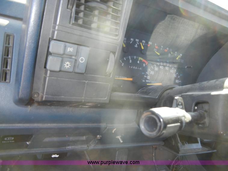 image for item C4330 1991 Chevrolet Cheyenne K2500 pickup truck