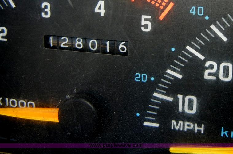 image for item C4330 1991 Chevrolet Cheyenne K2500 pickup truck