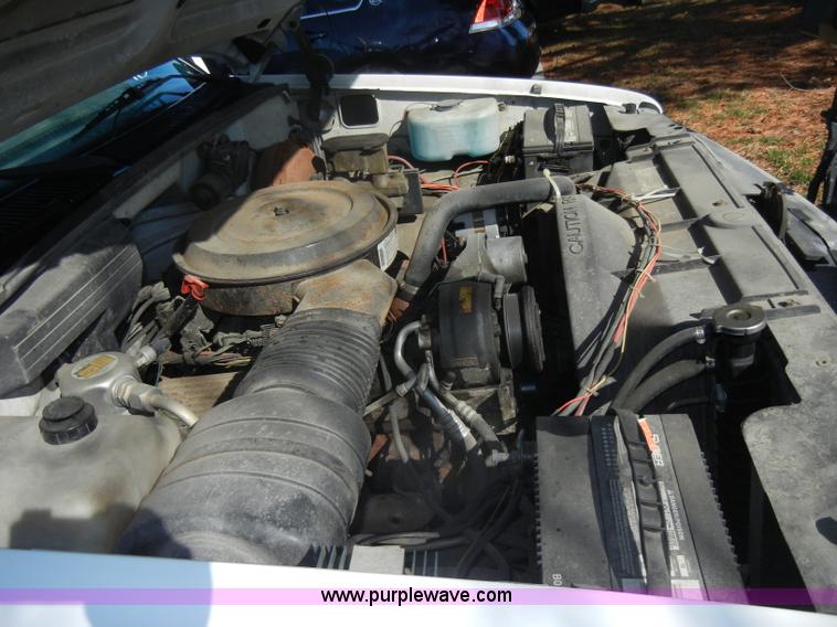 image for item C4330 1991 Chevrolet Cheyenne K2500 pickup truck