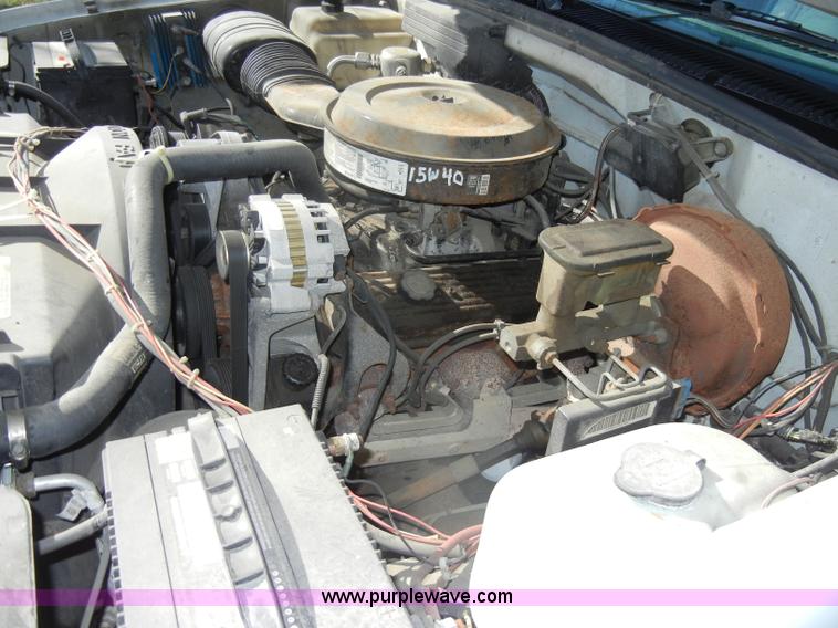 image for item C4330 1991 Chevrolet Cheyenne K2500 pickup truck