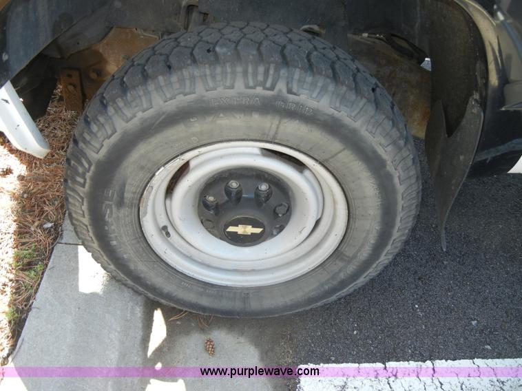 image for item C4330 1991 Chevrolet Cheyenne K2500 pickup truck