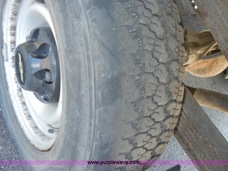 image for item C4330 1991 Chevrolet Cheyenne K2500 pickup truck