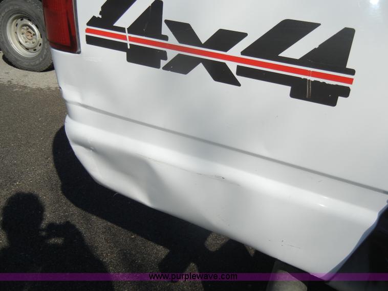 image for item C4330 1991 Chevrolet Cheyenne K2500 pickup truck