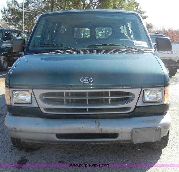 image for item C4331 1999 Ford Econoline E150 XL van