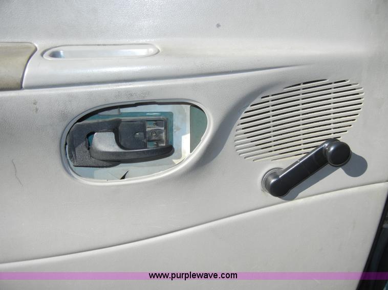 image for item C4331 1999 Ford Econoline E150 XL van
