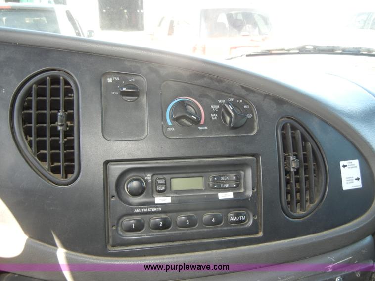 image for item C4331 1999 Ford Econoline E150 XL van