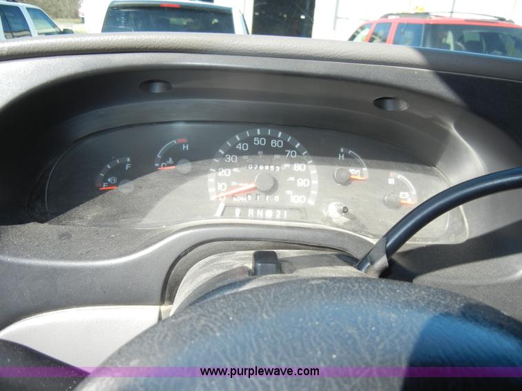 image for item C4331 1999 Ford Econoline E150 XL van