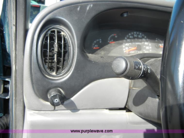 image for item C4331 1999 Ford Econoline E150 XL van