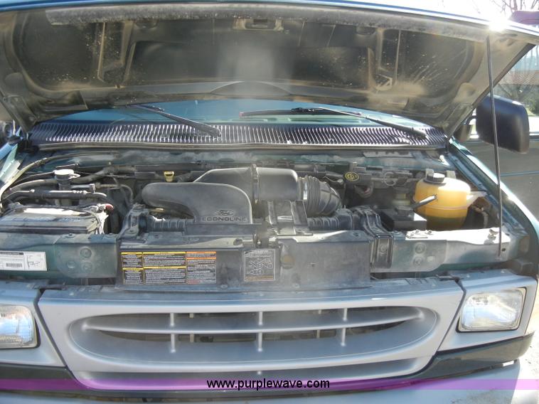 image for item C4331 1999 Ford Econoline E150 XL van