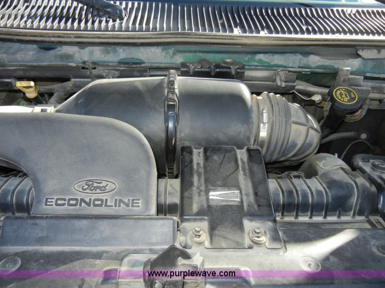 image for item C4331 1999 Ford Econoline E150 XL van