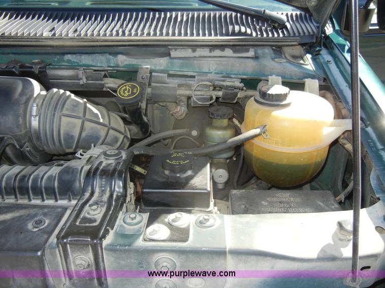 image for item C4331 1999 Ford Econoline E150 XL van