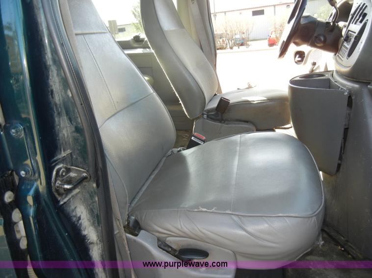 image for item C4331 1999 Ford Econoline E150 XL van