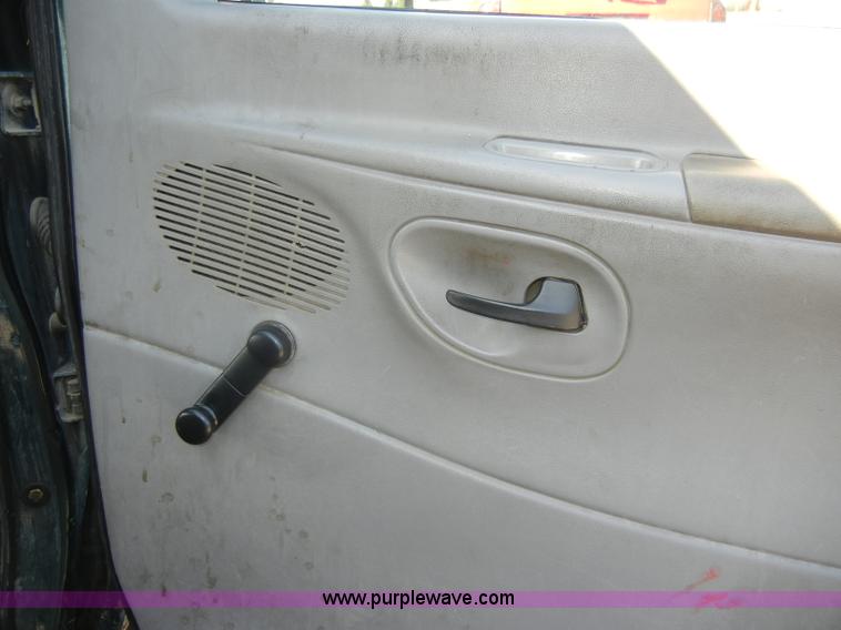 image for item C4331 1999 Ford Econoline E150 XL van