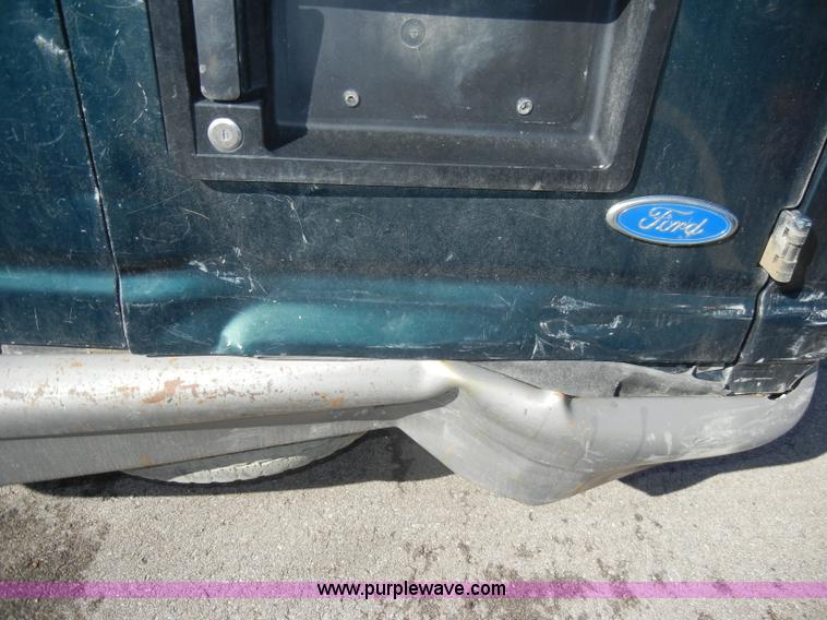 image for item C4331 1999 Ford Econoline E150 XL van