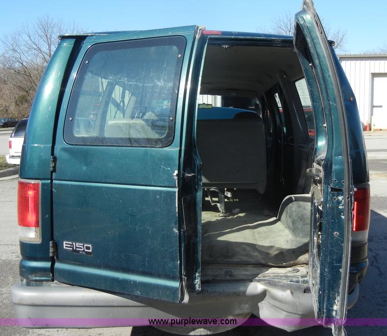 image for item C4331 1999 Ford Econoline E150 XL van