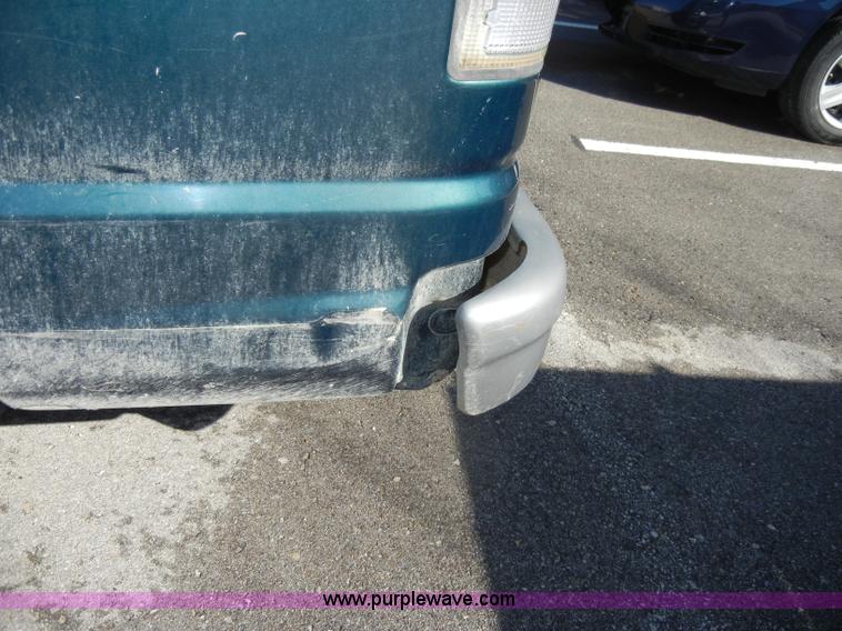 image for item C4331 1999 Ford Econoline E150 XL van