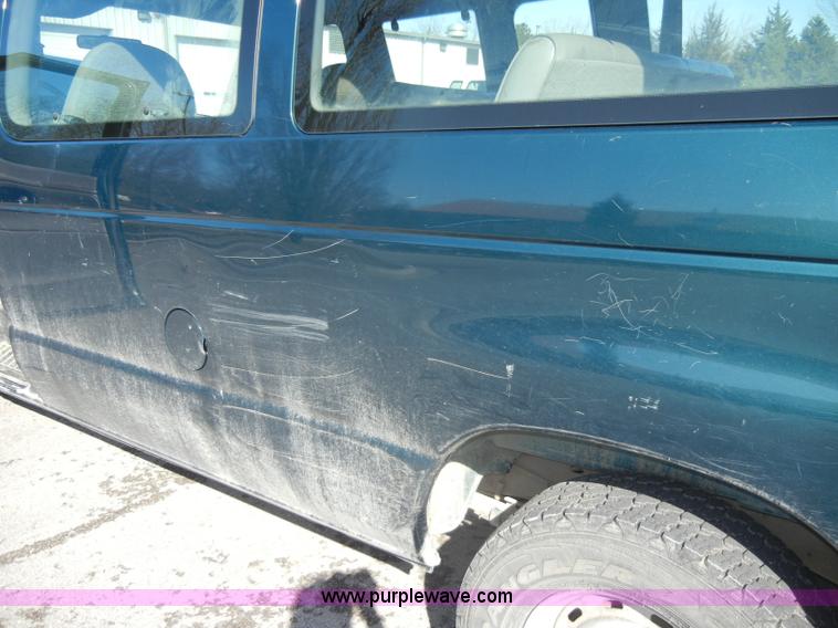 image for item C4331 1999 Ford Econoline E150 XL van