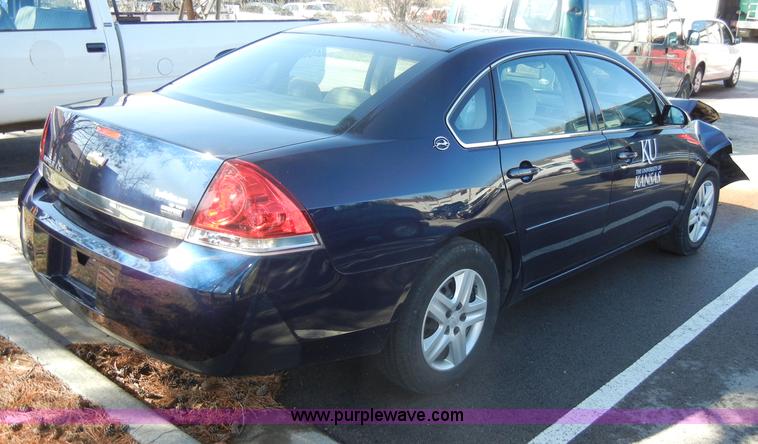 image for item C4332 2007 Chevrolet Impala LS