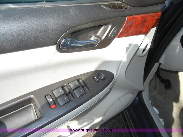 image for item C4332 2007 Chevrolet Impala LS