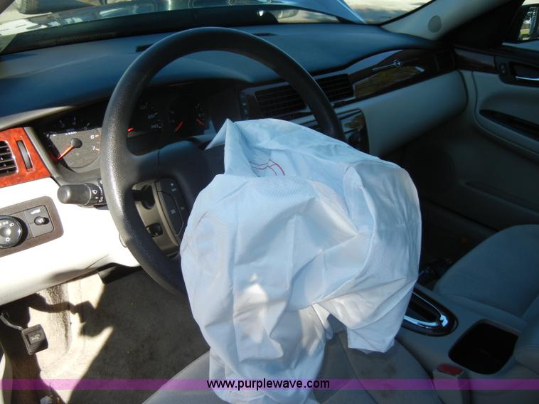 image for item C4332 2007 Chevrolet Impala LS