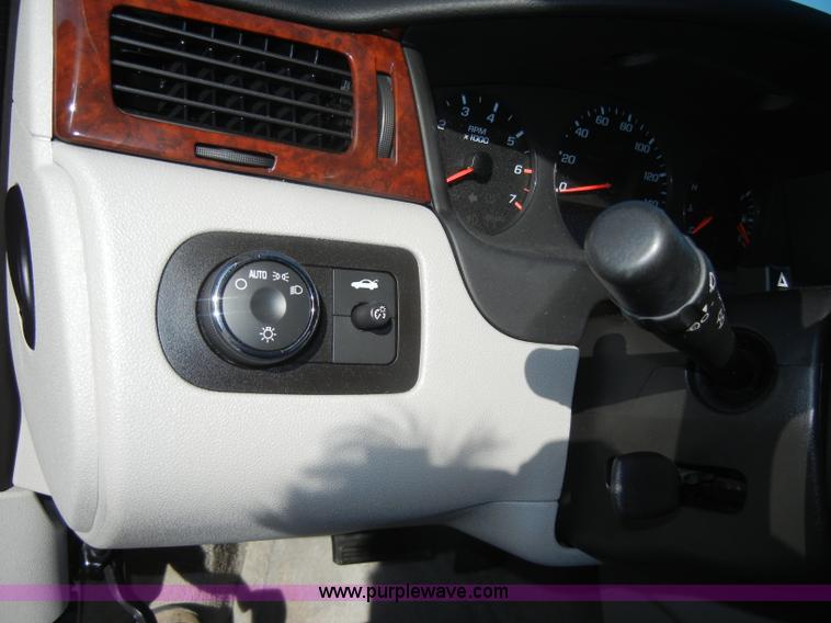 image for item C4332 2007 Chevrolet Impala LS