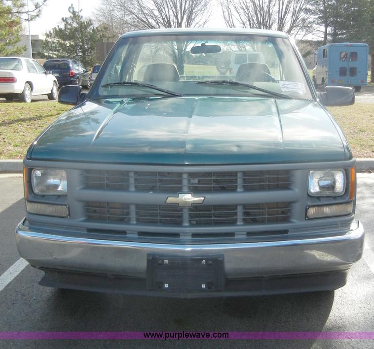 image for item C4335 1997 Chevrolet C1500 pickup truck