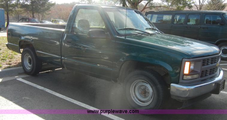 image for item C4335 1997 Chevrolet C1500 pickup truck