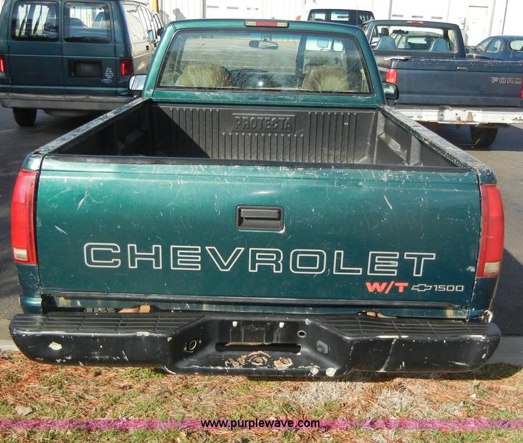 image for item C4335 1997 Chevrolet C1500 pickup truck