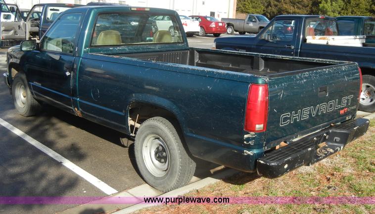 image for item C4335 1997 Chevrolet C1500 pickup truck