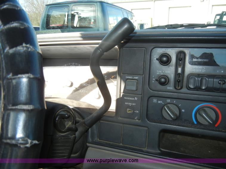 image for item C4335 1997 Chevrolet C1500 pickup truck