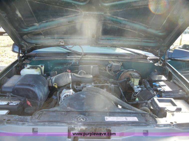image for item C4335 1997 Chevrolet C1500 pickup truck