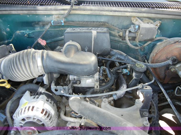 image for item C4335 1997 Chevrolet C1500 pickup truck