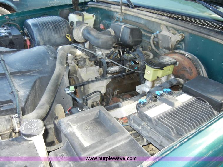 image for item C4335 1997 Chevrolet C1500 pickup truck