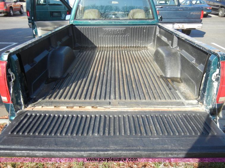 image for item C4335 1997 Chevrolet C1500 pickup truck