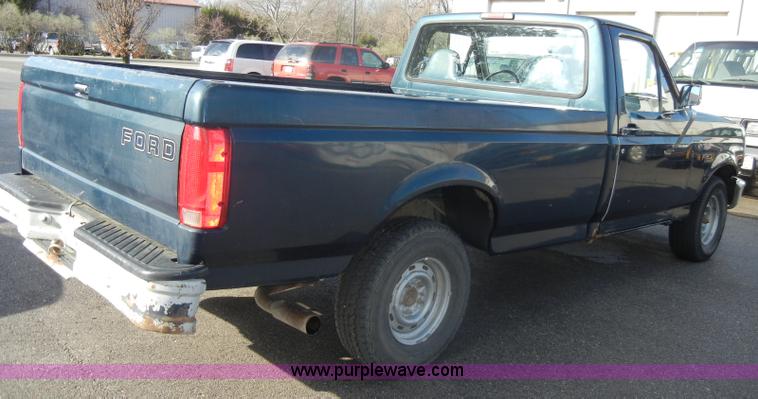 image for item C4336 1995 Ford F150 XL pickup truck