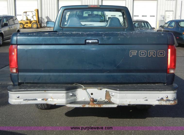 image for item C4336 1995 Ford F150 XL pickup truck