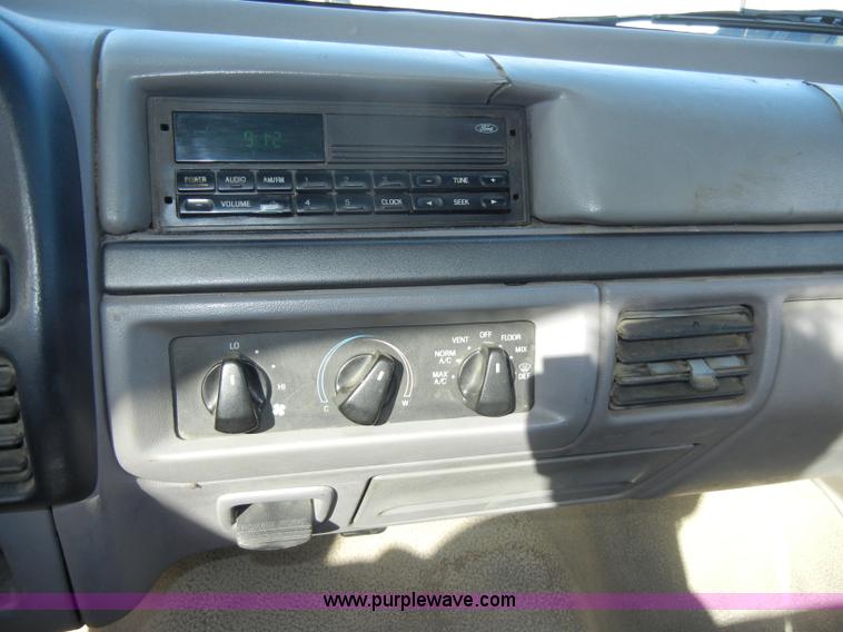 image for item C4336 1995 Ford F150 XL pickup truck