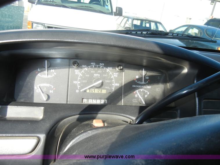 image for item C4336 1995 Ford F150 XL pickup truck