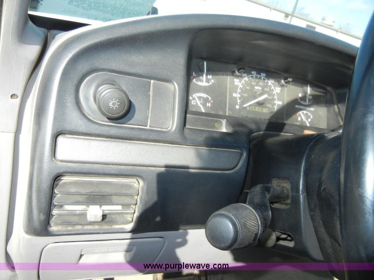 image for item C4336 1995 Ford F150 XL pickup truck