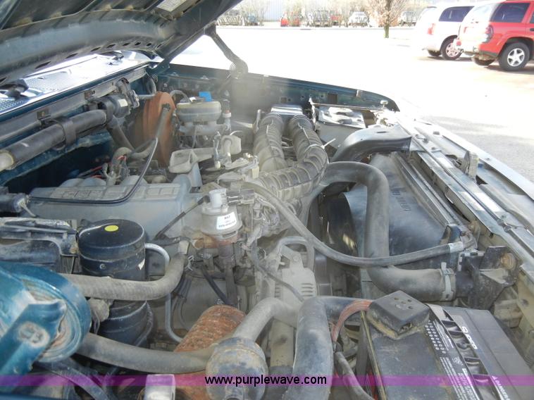 image for item C4336 1995 Ford F150 XL pickup truck