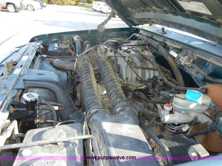 image for item C4336 1995 Ford F150 XL pickup truck