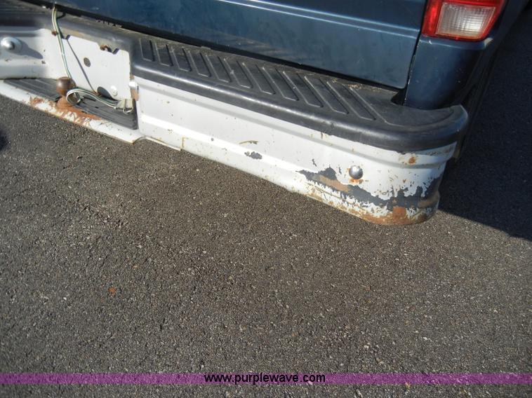 image for item C4336 1995 Ford F150 XL pickup truck