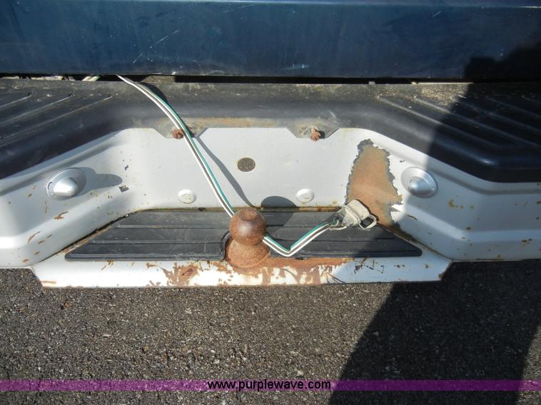 image for item C4336 1995 Ford F150 XL pickup truck